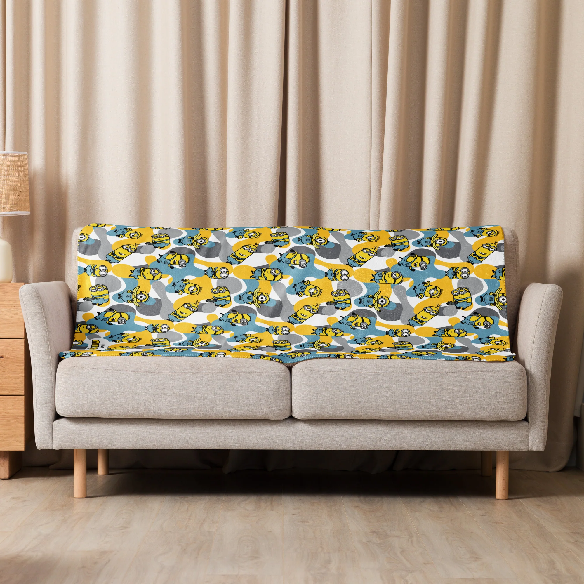 Minions Sherpa Blanket Camo - Image 6