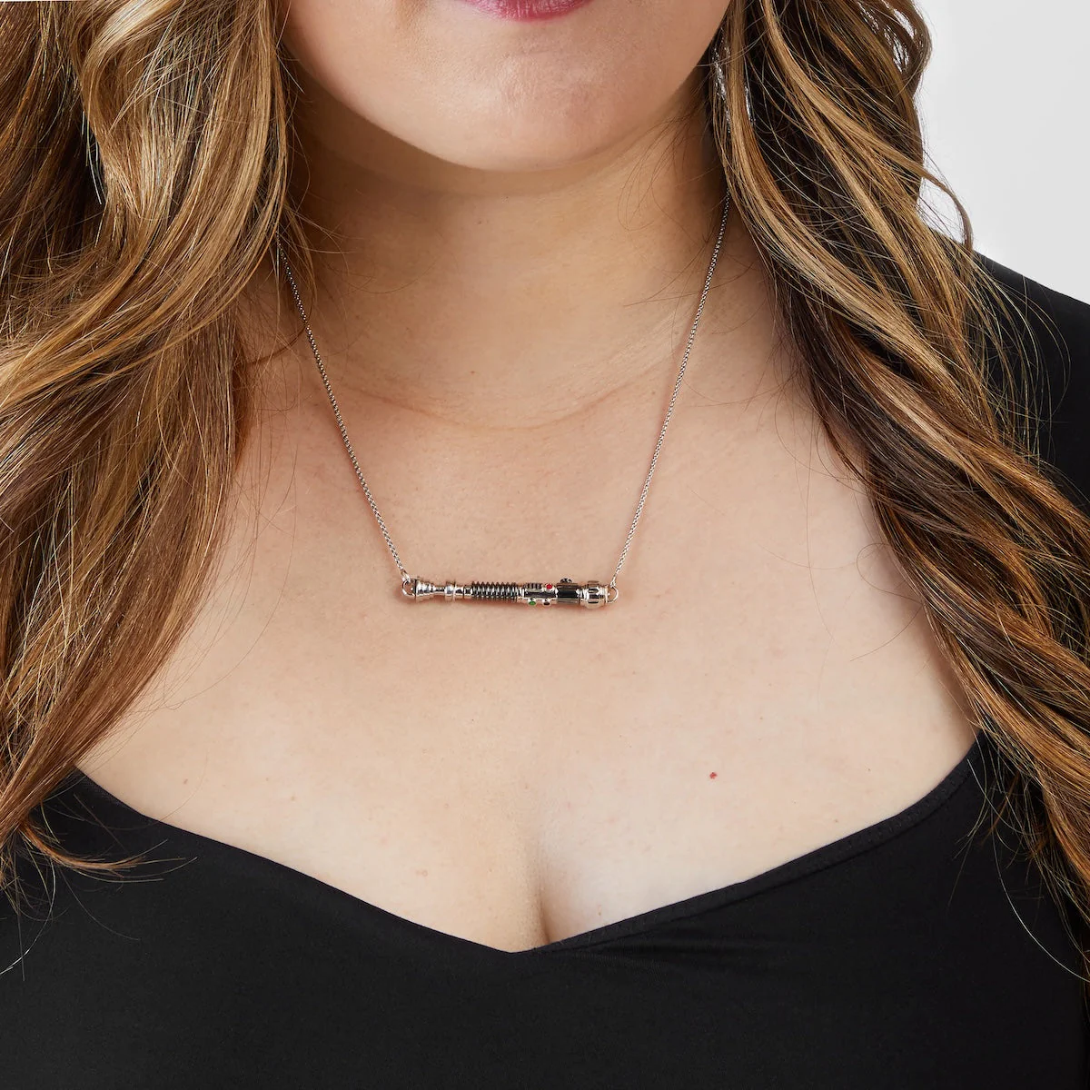 Star Wars x RockLove Duty and Resolve Lightsaber Workshop Necklace - Image 3